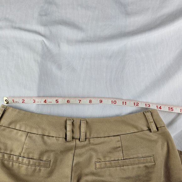 DOCKERS Khaki Beige Capris Women's Size 4 Ideal Fit - Picture 6 of 7